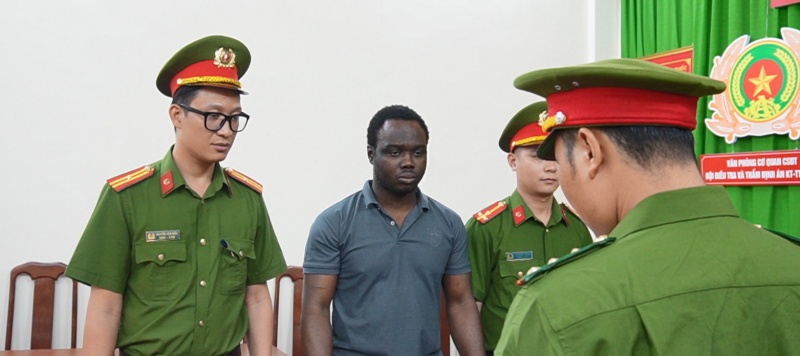 Okoye Christinan Ikechukwy,  Eneh Davidson Caleb,  Mai Vu Minh,  Yen Sao Kingfood,  Quoc tich Nigeria anh 3