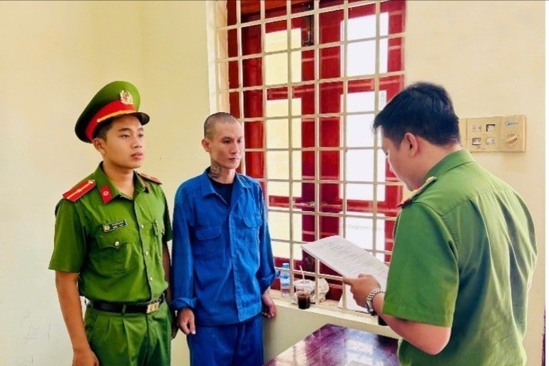 Cong an Tan Chau,  Phan Phu Vinh,  Ben pha Tan Chau,  Phan Van Vinh,  P.T.H. anh 1