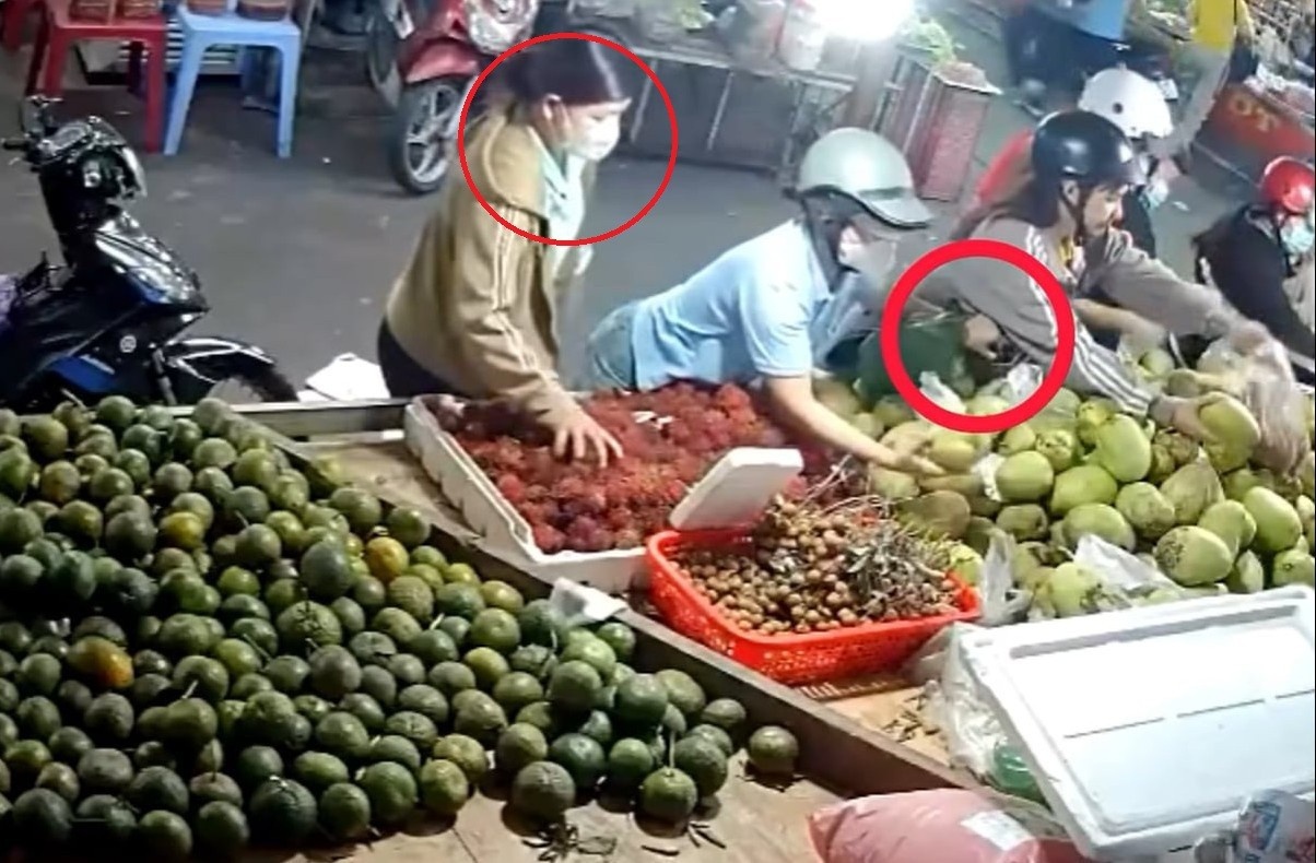 Man dan canh trom vi 'nhanh nhu chop' cua hai phu nu o TP.HCM hinh anh