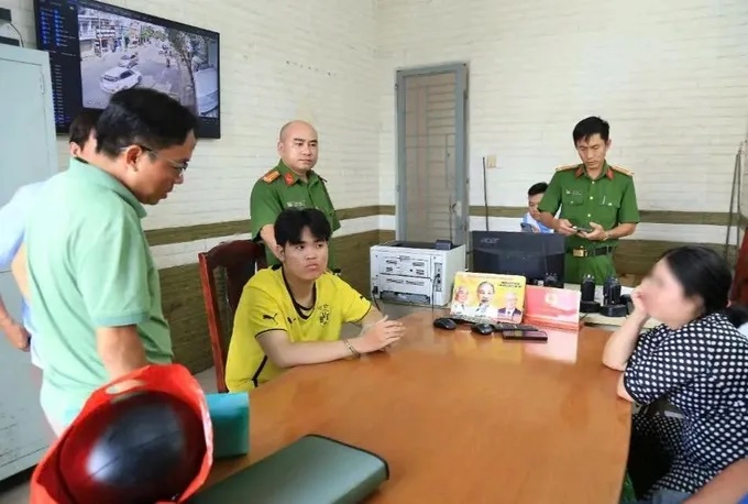 Bat nhanh doi tuong gay ra 3 vu cuop trong dem hinh anh