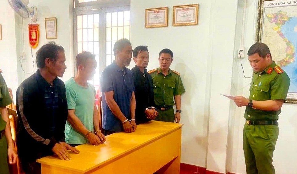 Phu Son Lam Ha,  Cong an Lam Dong,  Tran Van Van,  Tran Van Bac,  Van Tam anh 1