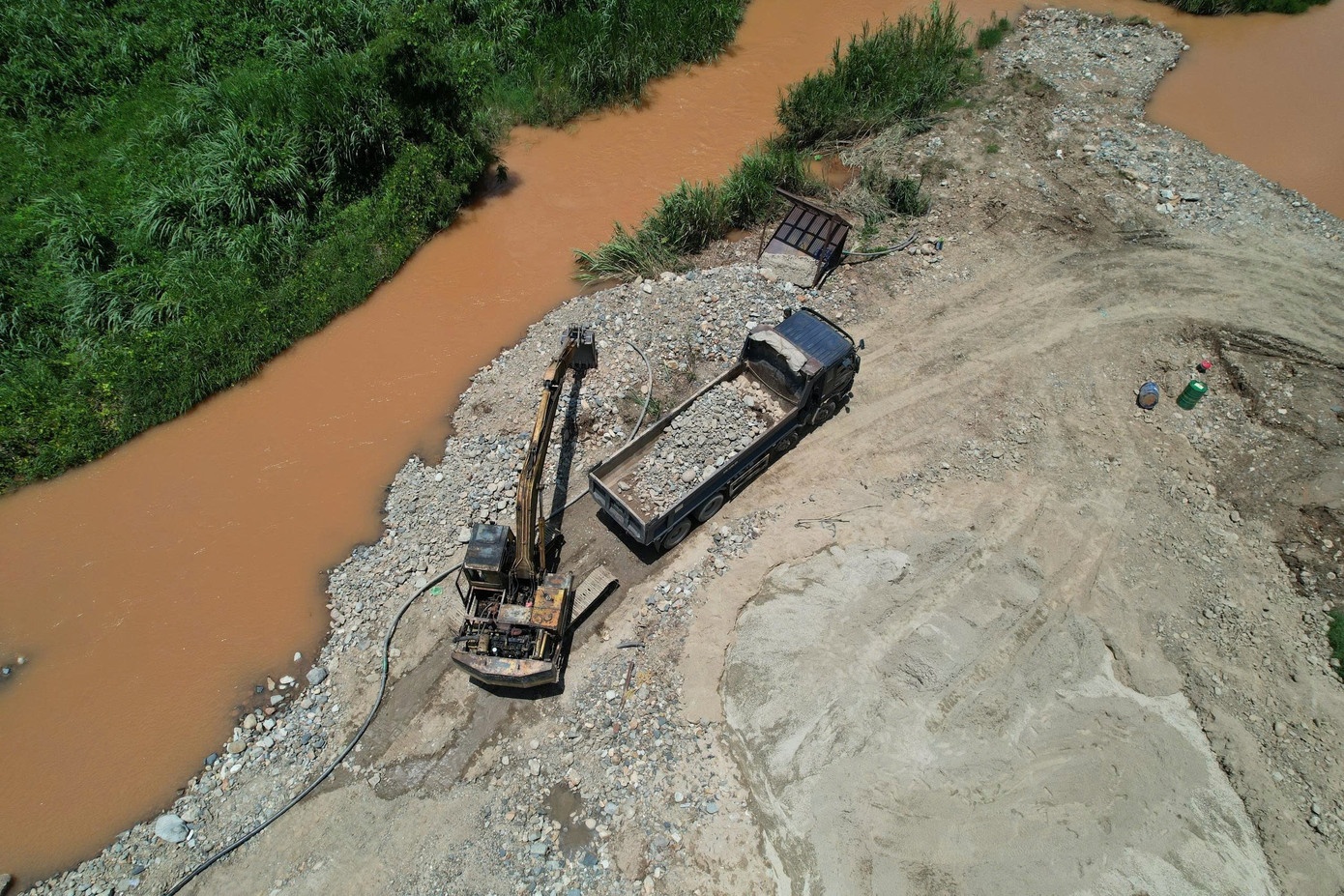 Xuan Huong Da Lat,  Komatsu,  D30,  Dam Rong 2,  Vo Duc Hung anh 2