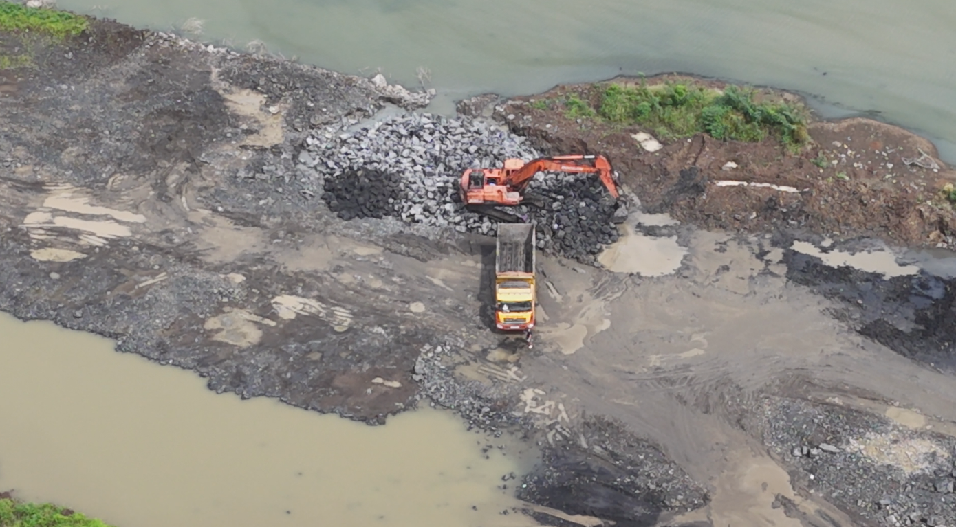 Vu Duc Son,  Thon Ba Ria,  Ho Tram,  PC03,  Phong hoa,  Cty Dai Long Nguyen,  DN Dai Long Nguyen,  Gdoc Dai Long Nguyen,  Phat trien Dai Nguyen anh 4