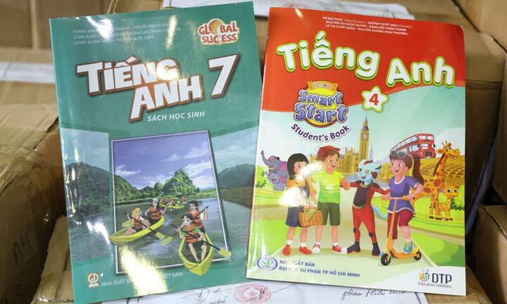 Ta Ngoc Long,  Hang Thang,  Ngo Thi Phuong Lan,  Nguyen Thi Tuyen,  Ban kem,  nha sach Phu Thinh,  nha sach Hang Thang anh 1