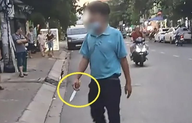 Cong an Tan Son,  D.N.T.T,  T. T.,  Tan Ky Tan Quy,  Tan Son,  Taxi cong nghe,  Tai xe taxi anh 1