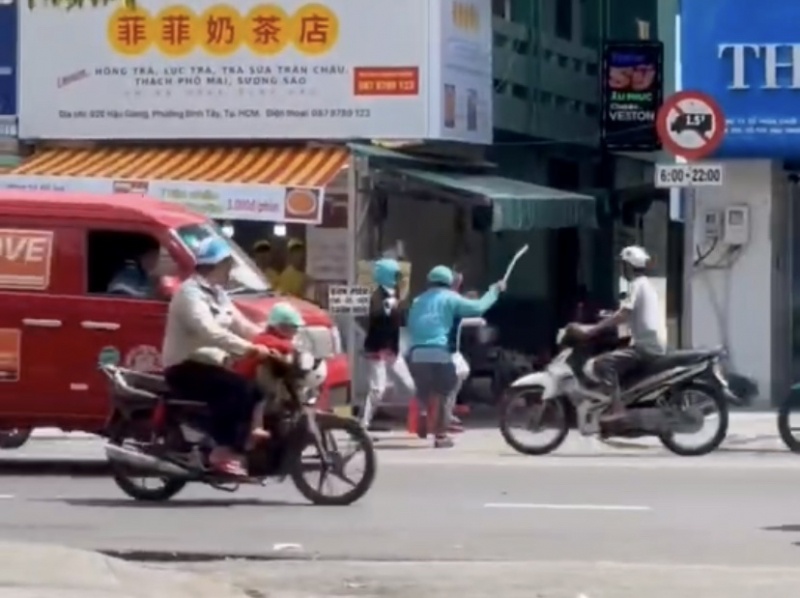 Công an Bình Tây,  Đường Hậu Giang,  Náo loạn,  Ẩu đả,  Xe ôm ảnh 1 Cong an Binh Tay,  Duong Hau Giang,  Nao loan,  Au da,  Xe om anh 1