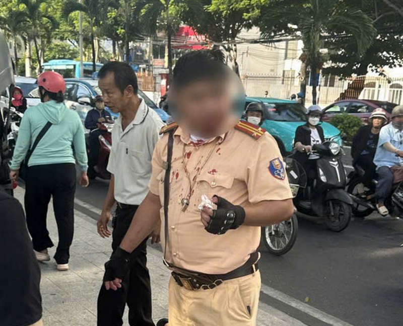 Khafizov Artur,  Ngo Tung Giang,  Cong an Nha Trang,  Pho Nguyen Thi Dinh,  Nam Nha Trang anh 1