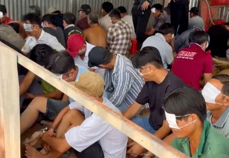 Pha truong ga, tam giu 51 con bac voi hon 200 trieu dong hinh anh