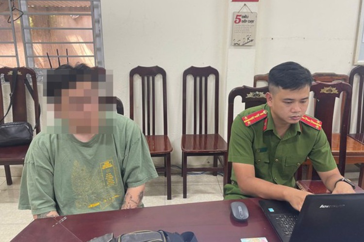 Tam giu nguoi dan ong xam tro hanh hung phu nu tai chung cu o Ha Noi hinh anh