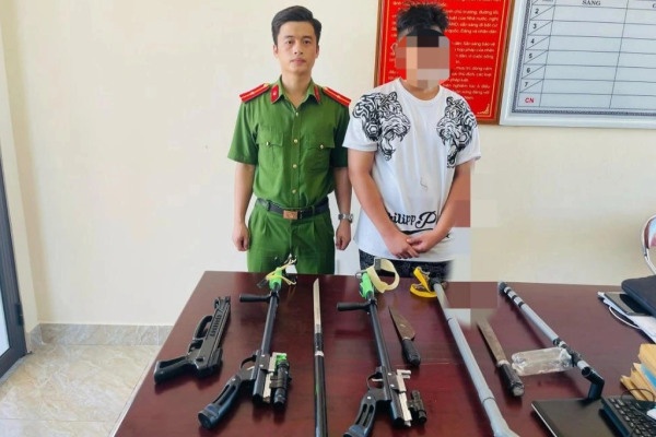 Nam sinh mua 'hang nong' tren TikTok de giai quyet mau thuan hinh anh