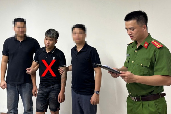 Thieu tien tieu xai, chau trai dot nhap vao nha ba ngoai cuop tai san hinh anh