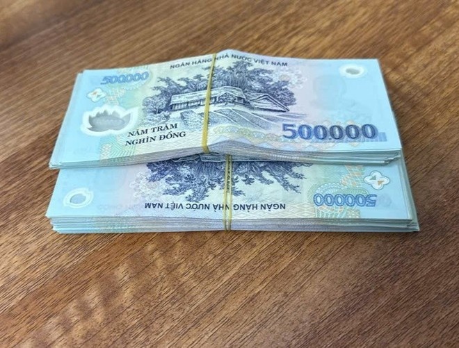 Nam y ta nhan tien ty kem loi hua 'xin viec giup', roi 'bien mat' hinh anh