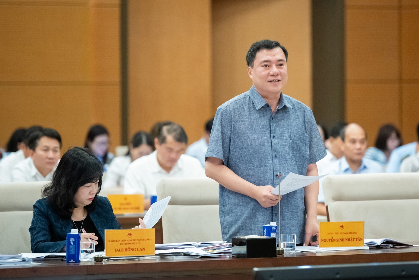 Ta Van Ha,  Nguyen Sinh Nhat Tan,  Sang 21/8,  Hang gia,  Bao bi anh 2