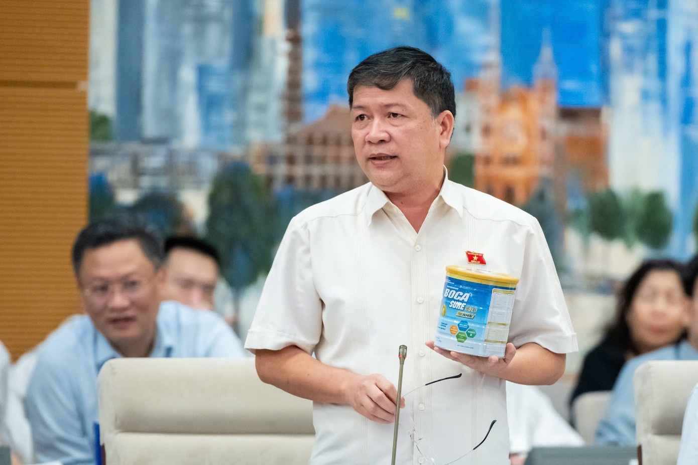 Ta Van Ha,  Nguyen Sinh Nhat Tan,  Sang 21/8,  Hang gia,  Bao bi anh 1