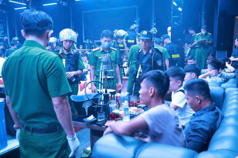 Vu truong Victory,  Nha hang Nonstop,  Chu Nha hang Nonstop,  Chu Vu truong Victory anh 2