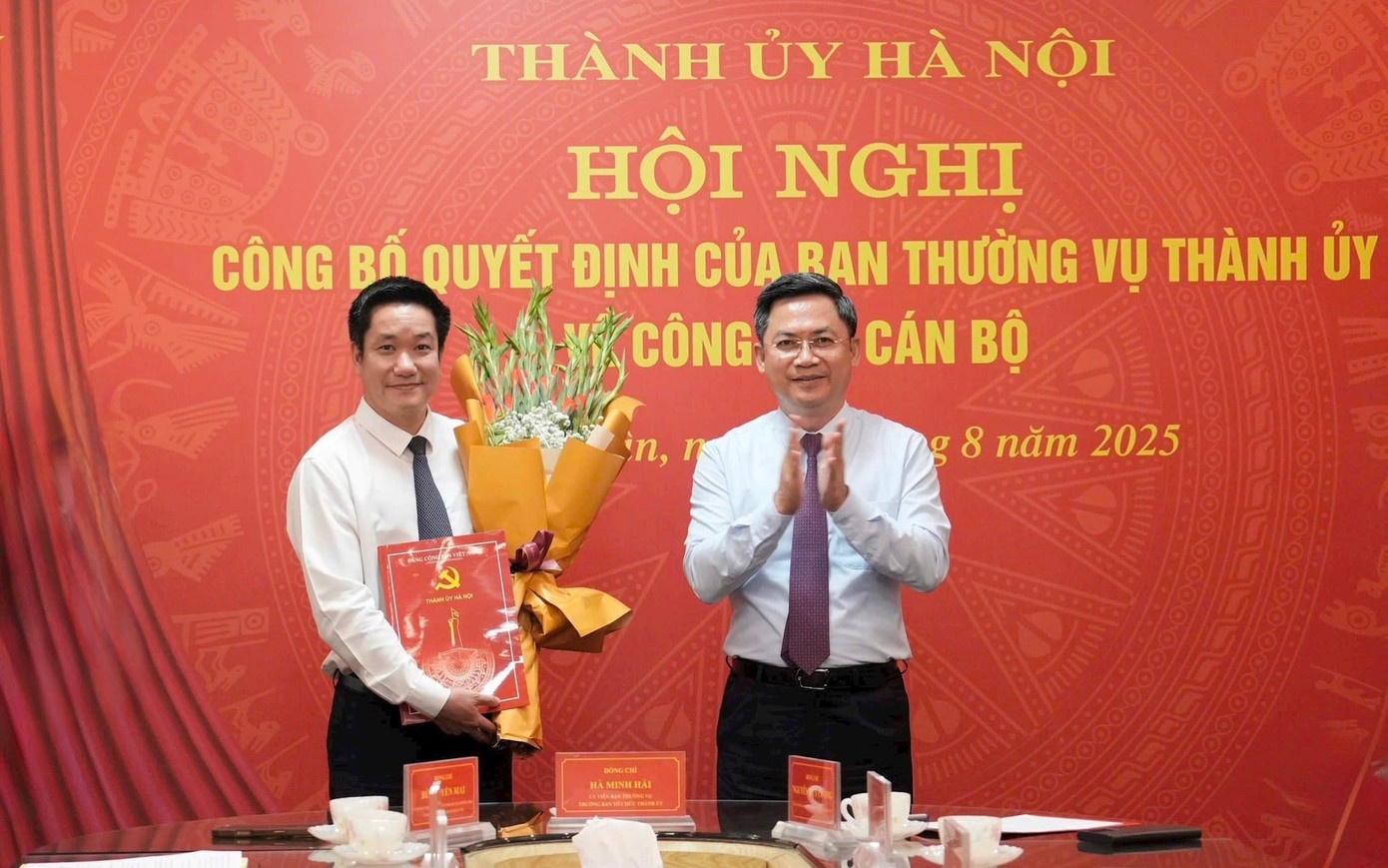 Dang uy Thanh Xuan,  Nguyen Huy Cuong,  Ha Minh Hai,  Bui Huyen Mai anh 1