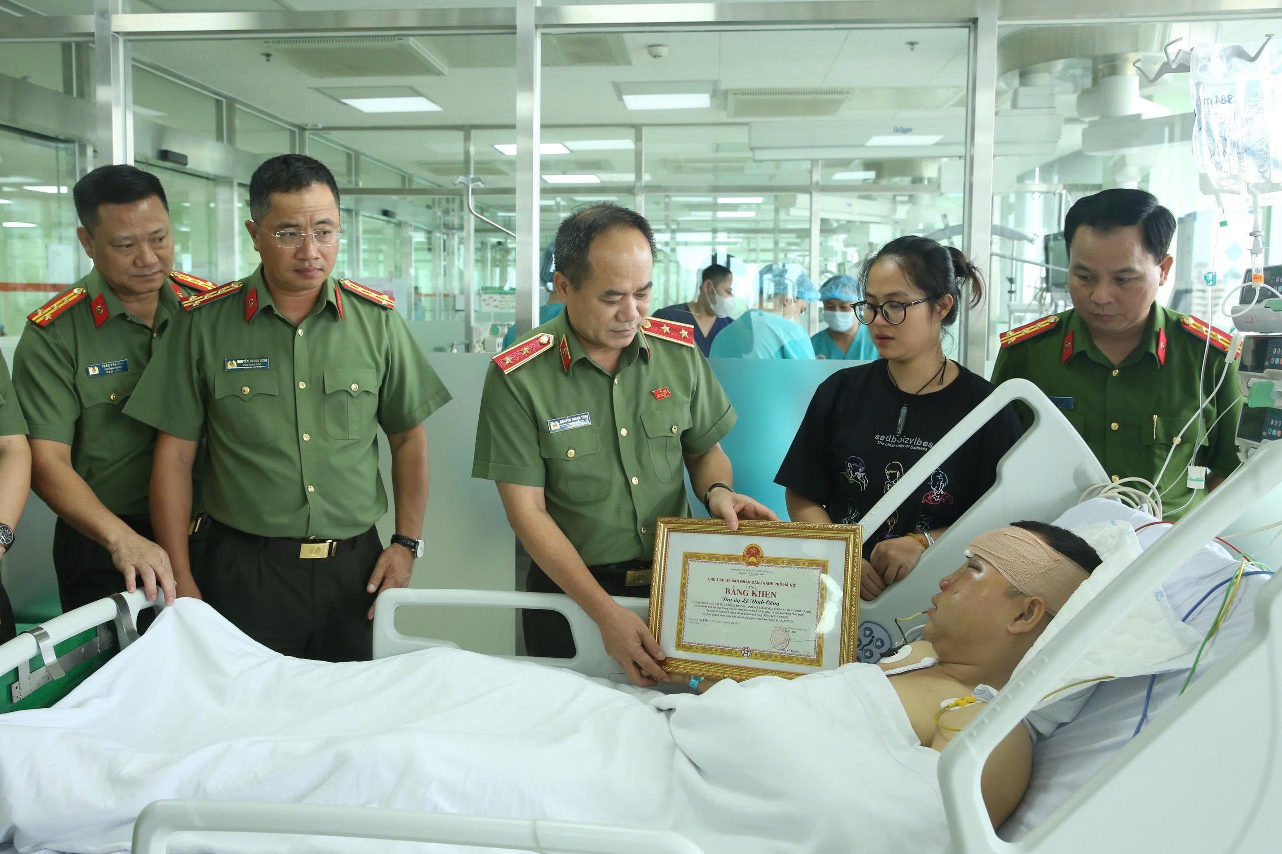 Le Dinh Cong,  CATP,  Nguyen Ba Hoai Nam,  Thon Trung Oai,  CAHN anh 5