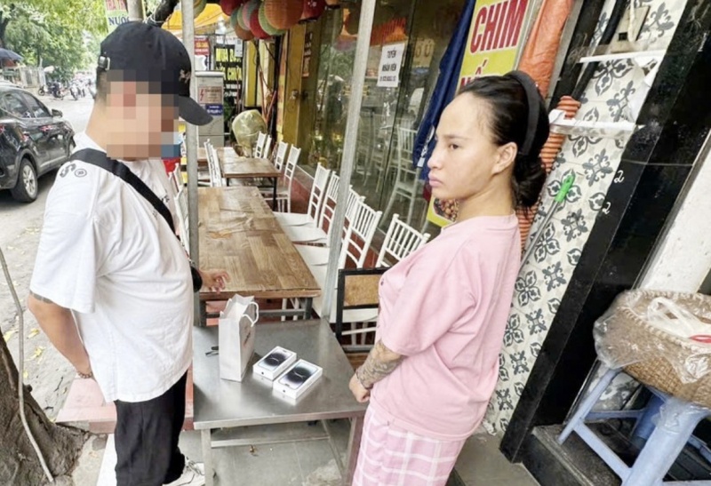 Phung Thi Hang,  Duong Doan Ke Thien,  Doan Ke Thien,  Iphone 16 Promax,  512GB,  Cong an Phu Dien anh 2