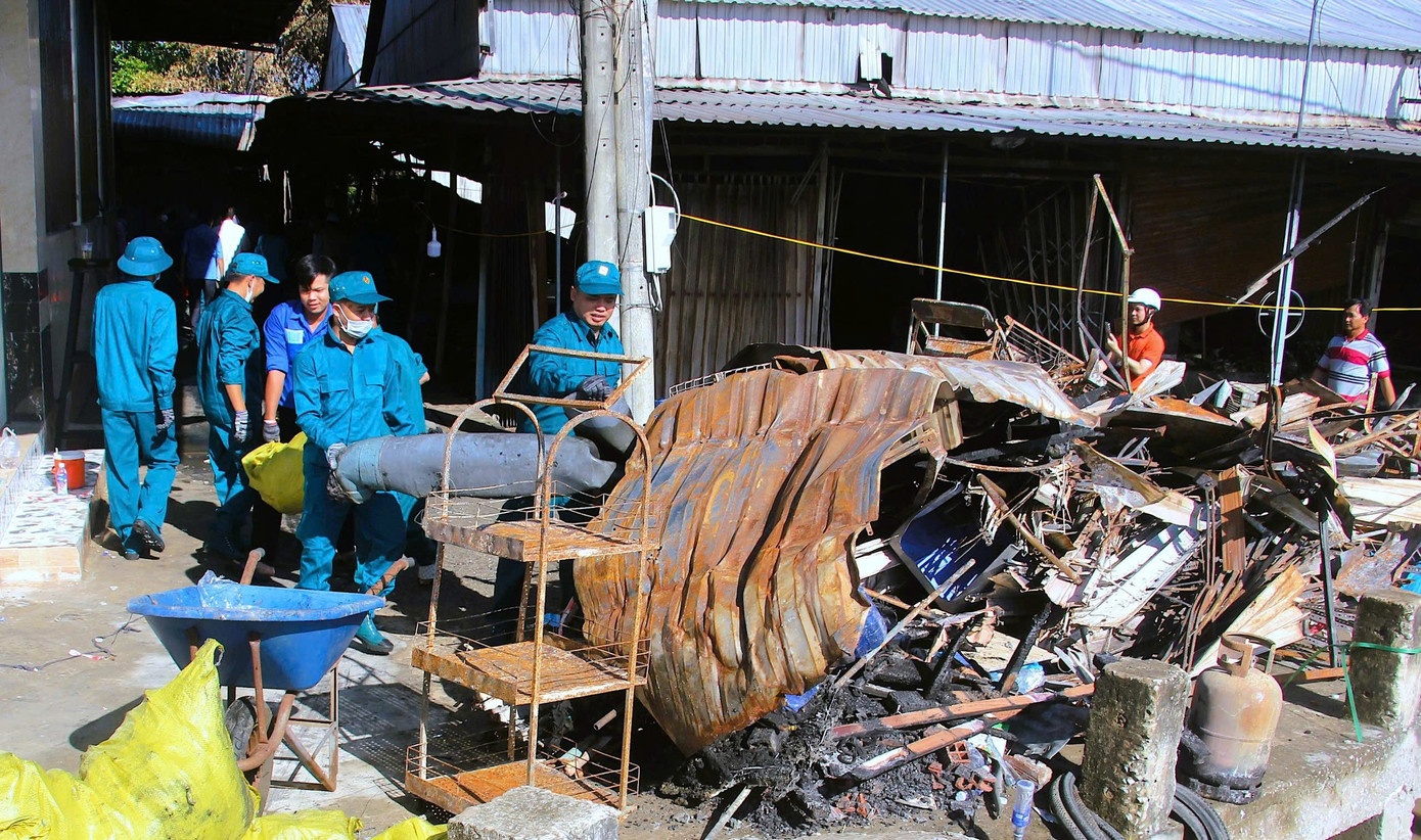 Chợ Thanh Tùng,  Phạm Văn Phúc,  Trưa 22/8,  UBND Thanh Tùng ảnh 1 Cho Thanh Tung,  Pham Van Phuc,  Trua 22/8,  UBND Thanh Tung anh 1