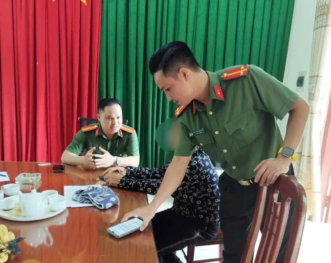 Tuan Dat,  Ngan hang SHB,  Ngan hang BIDV,  Thai Thuy anh 1