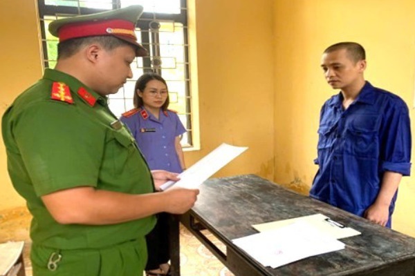 Khoi to doi tuong tham o tai san cua cong ty bao hiem hinh anh