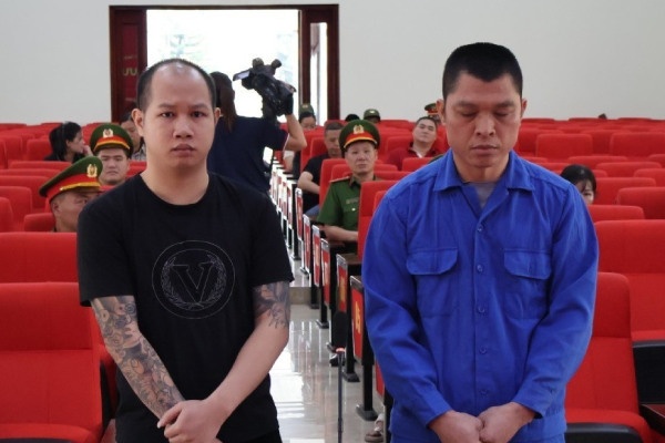 Van chuyen hon 30 banh ma tuy, 2 bi cao linh an chung than hinh anh