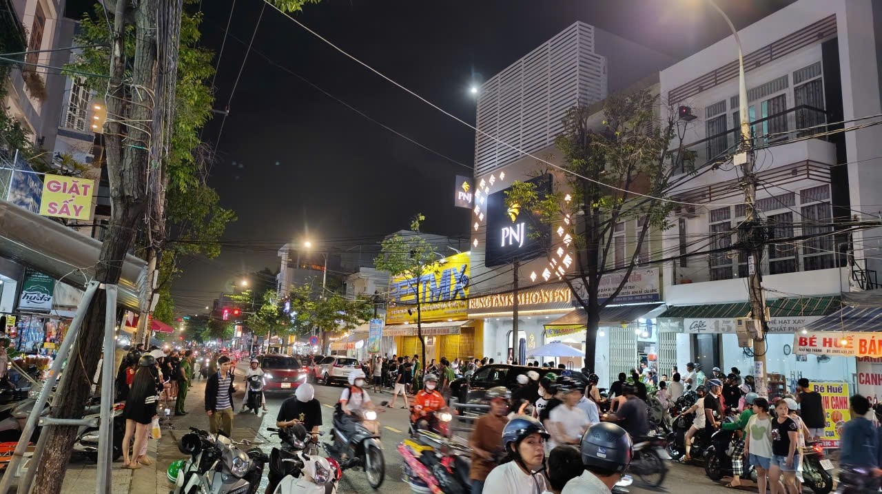 Duong Nui Thanh,  Toi 26/8,  Hoa Cuong,  Tiem vang,  BLHS anh 2