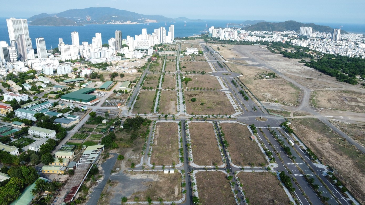 San bay Nha Trang,  Tap doan Phuc Son,  Ngoc Hoi,  UBND Khanh Hoa,  Tran Huu Dinh anh 1