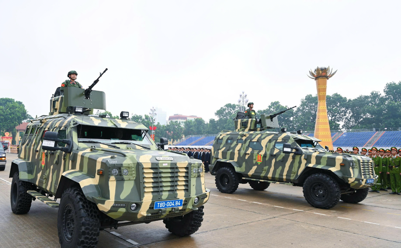 Pham The Tung,  Bo Cong an,  Nguyen Quoc Toan,  Tu lenh Canh ve,  Le xuat quan anh 2