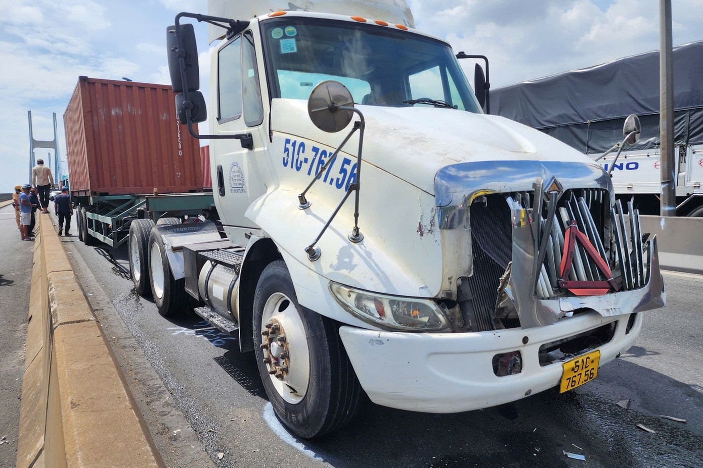 TAND khu vực 2,  Trịnh Tiến Dũng,  Ống hơi,  Cầu Phú Mỹ,  Volvo ảnh 2 TAND khu vuc 2,  Trinh Tien Dung,  Ong hoi,  Cau Phu My,  Volvo anh 2