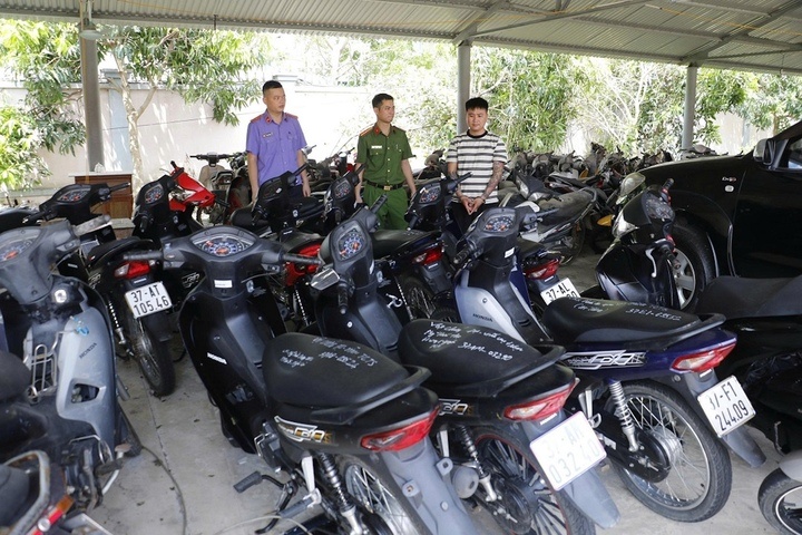 Bui Quang Vinh,  Cong an Vinh Hung,  Hoa Quan,  Nguyen Van Dai,  Nguyen Nhu Duc anh 3