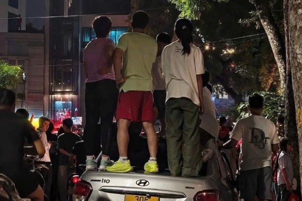 CATP Ha Noi xu ly hanh vi gay mat trat tu trong 2 buoi tong hop luyen hinh anh