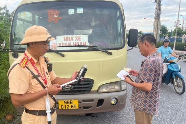 Bac Ninh xu phat hon 8,5 ty dong vi pham giao thong trong 3 ngay nghi hinh anh