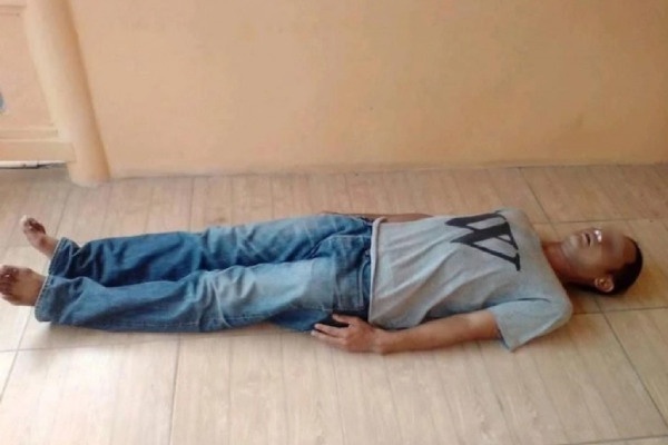 Lam gia anh nguoi chet roi thuc gia dinh nan nhan chuyen phi mai tang hinh anh