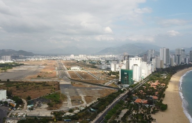 san bay Nha Trang,  Nguyen Van Hau,  Hau Phao,  Tap doan Phuc Son anh 2