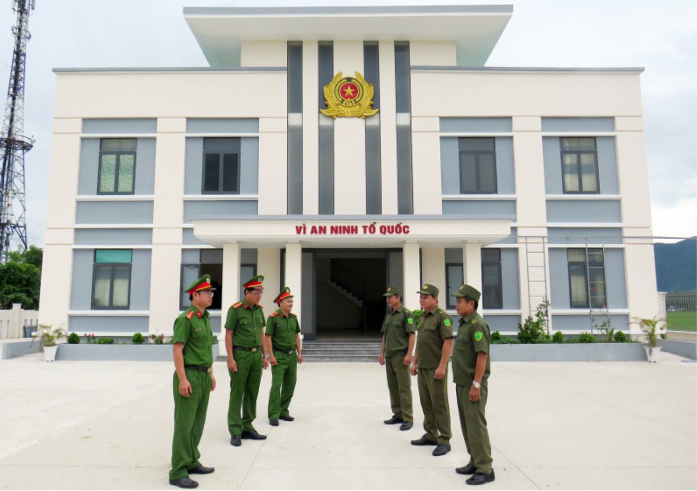 Luat Cong chung,  Phat ngon,  Cap xa,  Du thao,  Cung cap thong tin anh 1