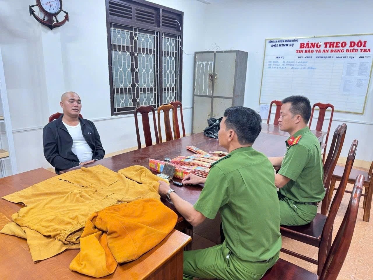 Cong an Krong Nang,  Nguyen Van Thanh Tan,  P.T.H.N,  Su thay,  Tay nai anh 1