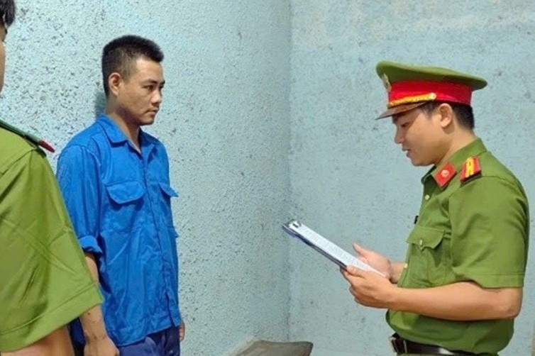 Lao oto,  Canh sat,  Tau thoat anh 1