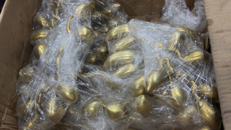 chiec nhan,  tri gia 5.000 USD anh 2