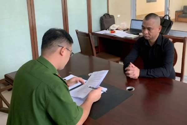 Khoi to chu quan bar lien quan vu 5 nhan vien lam them bi dien giat hinh anh