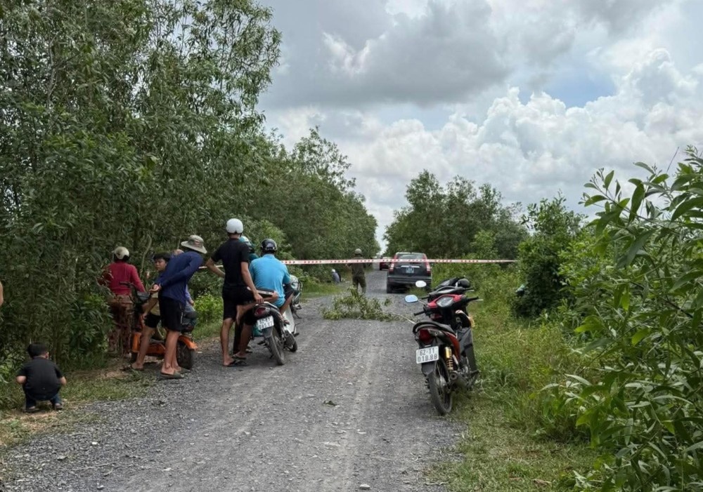 Sat hai nguoi tinh,  cho thi the anh 1