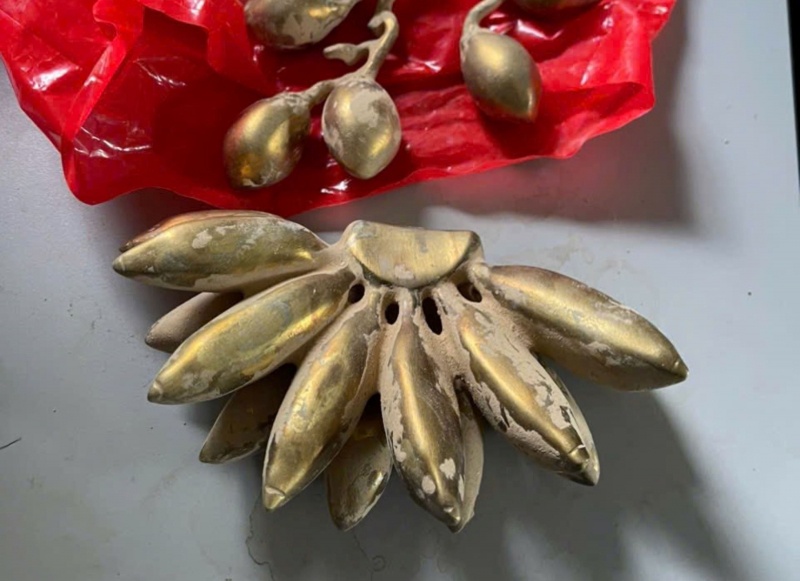 chiec nhan,  tri gia 5.000 USD anh 3