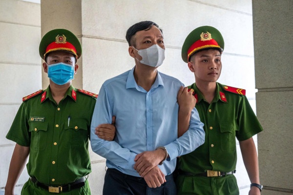 Boc tach dieu tra viec nhan 900 trieu cua cuu Bi thu Duong Van Thai hinh anh