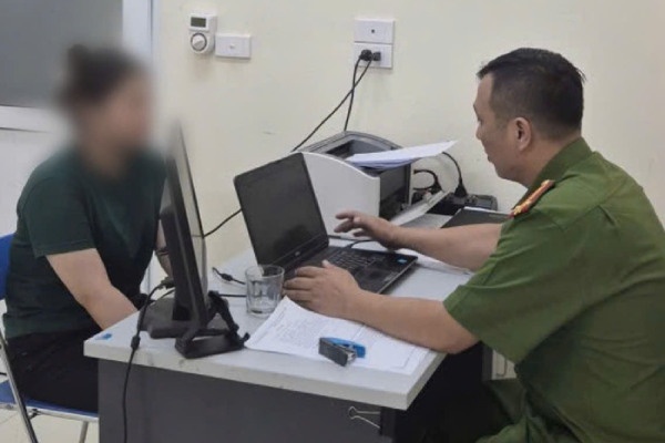 Giai cuu nu sinh bi 'bat coc online' o Ha Noi hinh anh