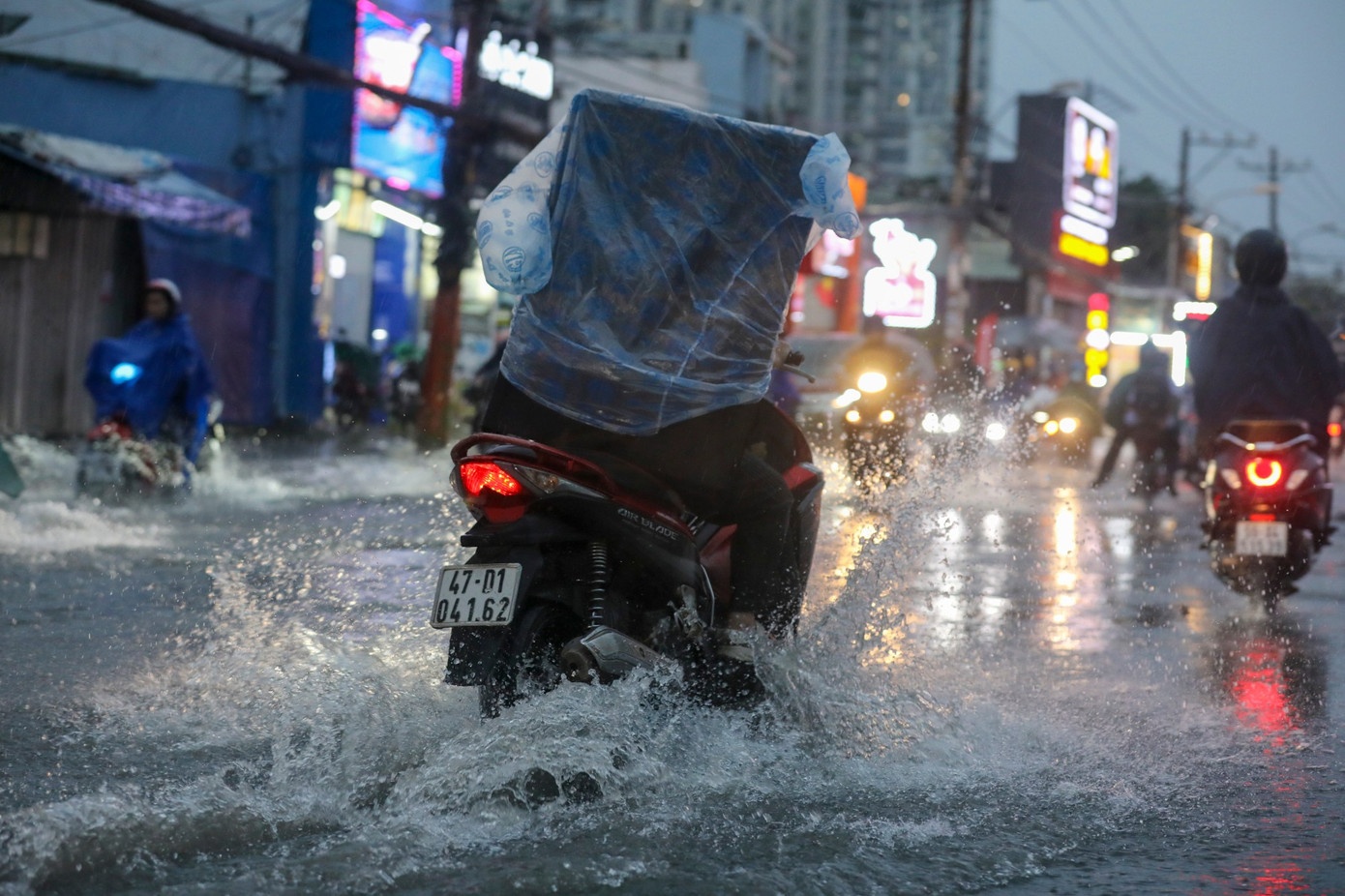 Ket xe Thu Duc TP.HCM anh 3