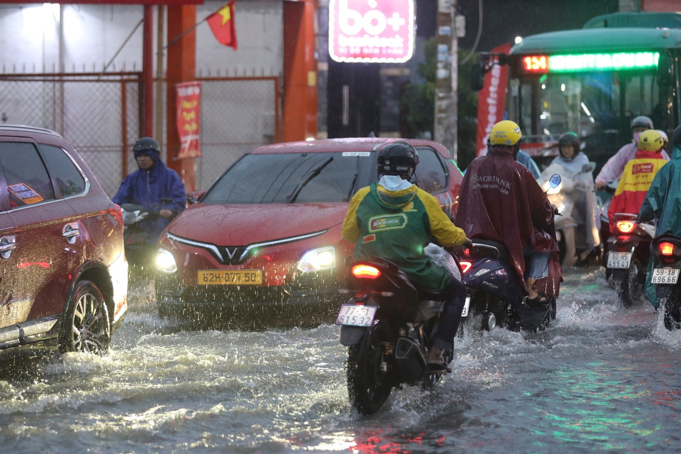 Ket xe Thu Duc TP.HCM anh 7