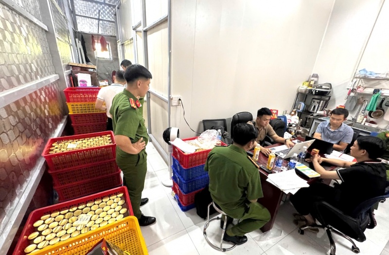 Cong ty Vannest,  Doanh nghiep Vannest,  Giam doc Vannest,  Chu doanh nghiep Vannest,  Ke toan Vannest,  Yen xao anh 2