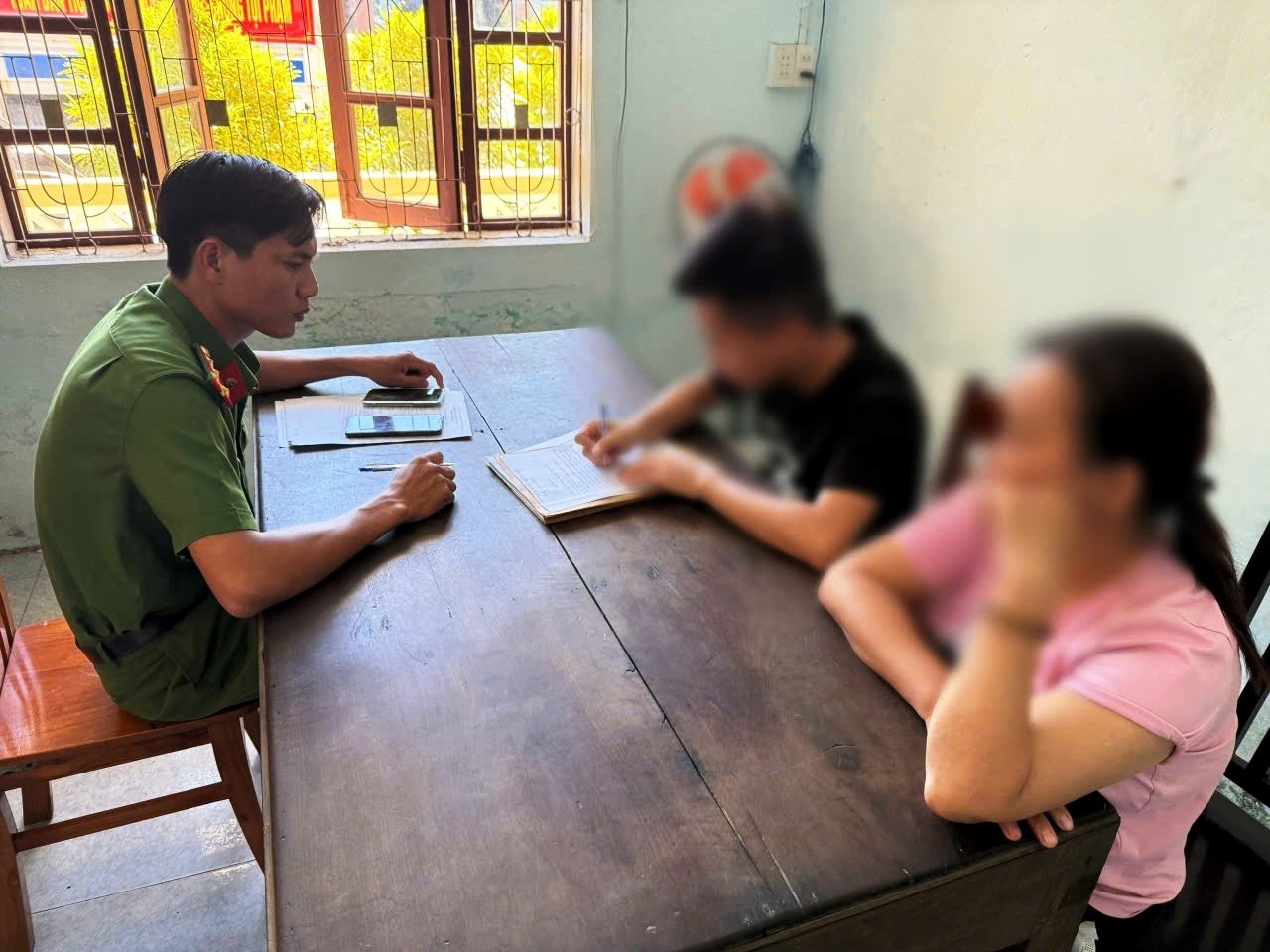 Du do sang Campuchia,  lam viec,  Viec nhe luong cao anh 2