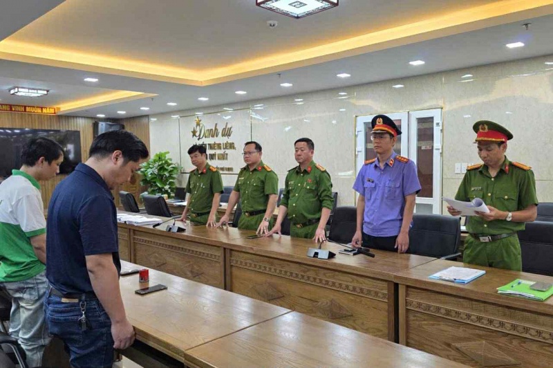 Cong ty Vannest,  Doanh nghiep Vannest,  Giam doc Vannest,  Chu doanh nghiep Vannest,  Ke toan Vannest,  Yen xao anh 1