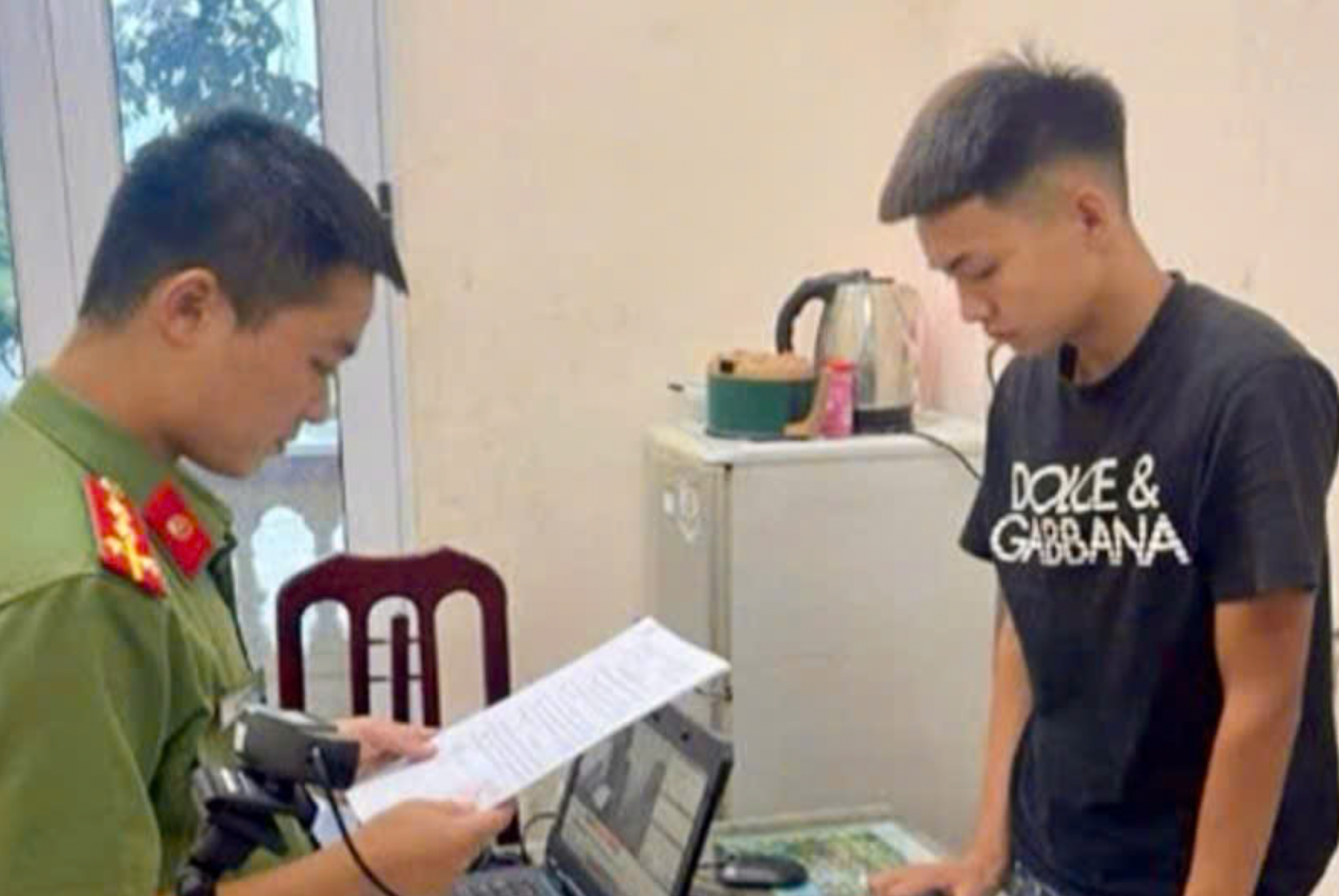 Mua ban,  Vu khi quan dung anh 1